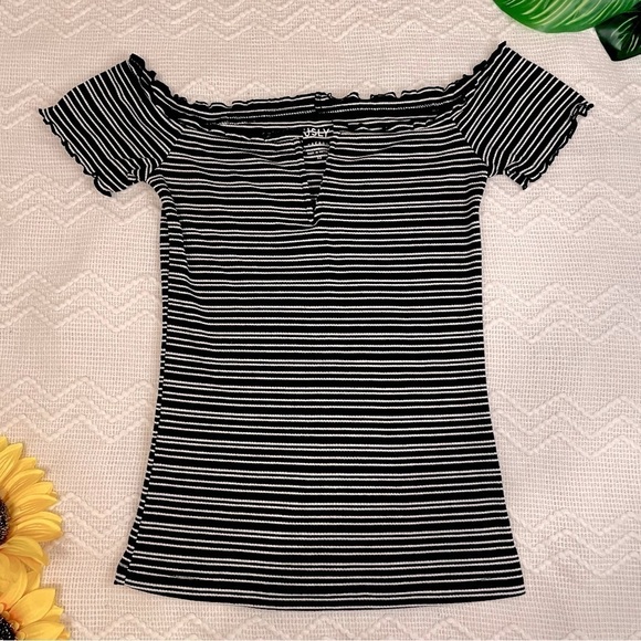 Aero Tops - Aero Seriously Soft | Women’s Striped V-neck Tee